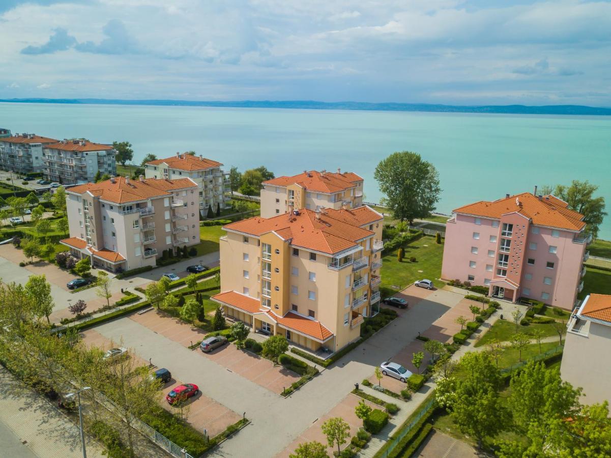Myflat Golden Coast Panorama Apartment Siófok Kültér fotó